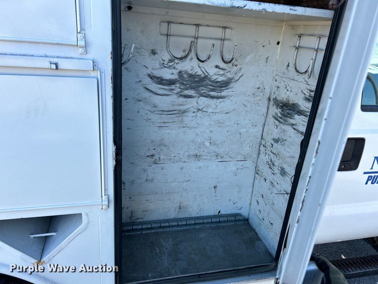 image for item EK4147 1999 Ford F550 bucket truck