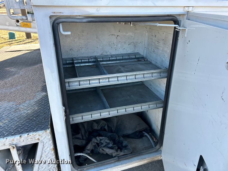 image for item EK4147 1999 Ford F550 bucket truck