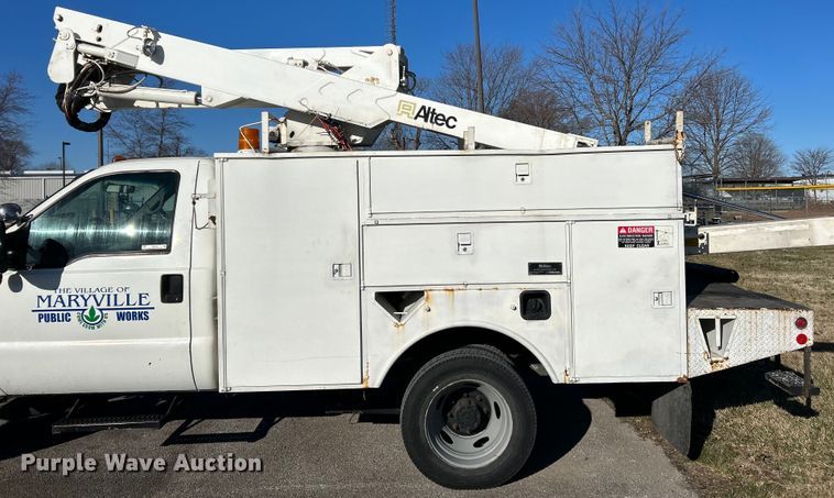 image for item EK4147 1999 Ford F550 bucket truck