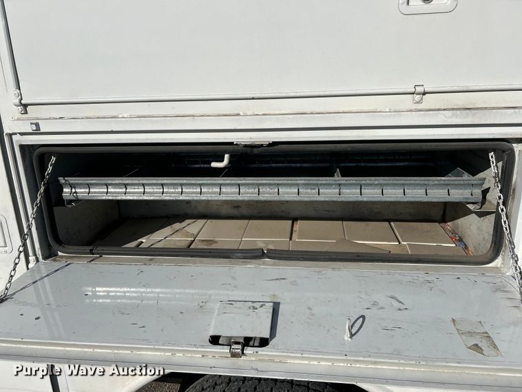 image for item EK4147 1999 Ford F550 bucket truck