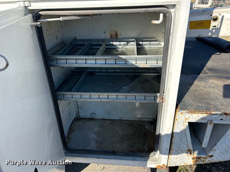 image for item EK4147 1999 Ford F550 bucket truck