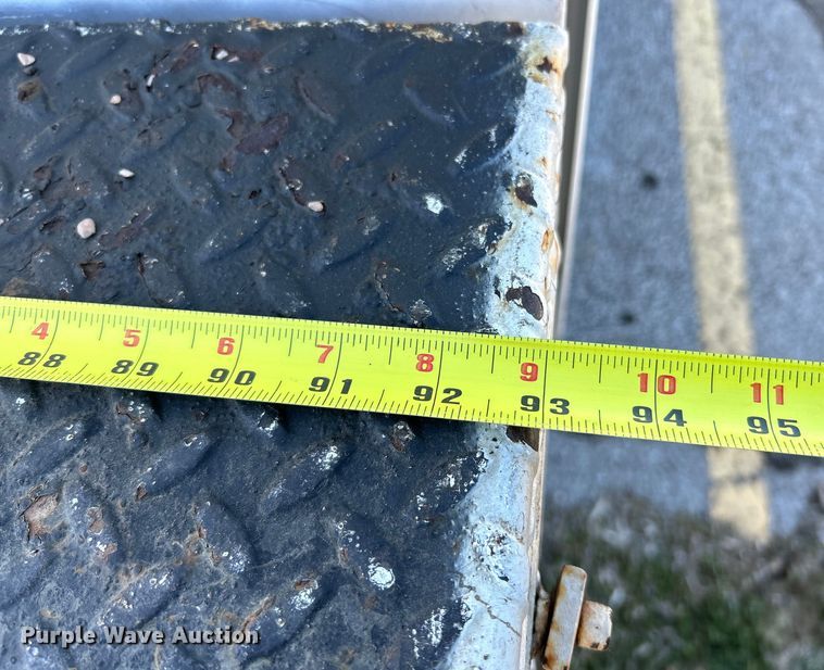 image for item EK4147 1999 Ford F550 bucket truck