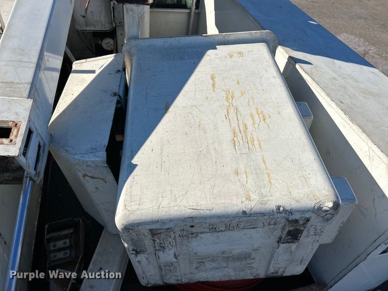 image for item EK4147 1999 Ford F550 bucket truck