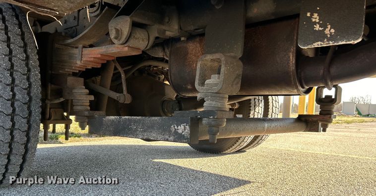 image for item EK4147 1999 Ford F550 bucket truck