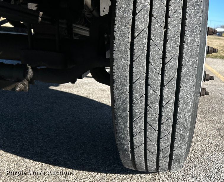 image for item EK4147 1999 Ford F550 bucket truck