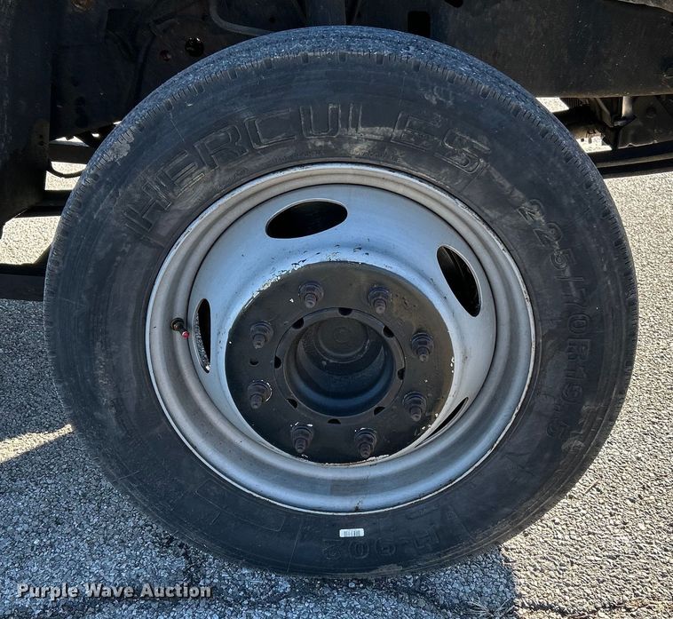 image for item EK4147 1999 Ford F550 bucket truck