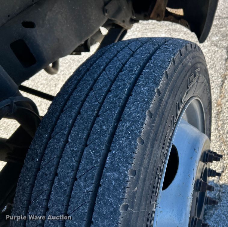 image for item EK4147 1999 Ford F550 bucket truck