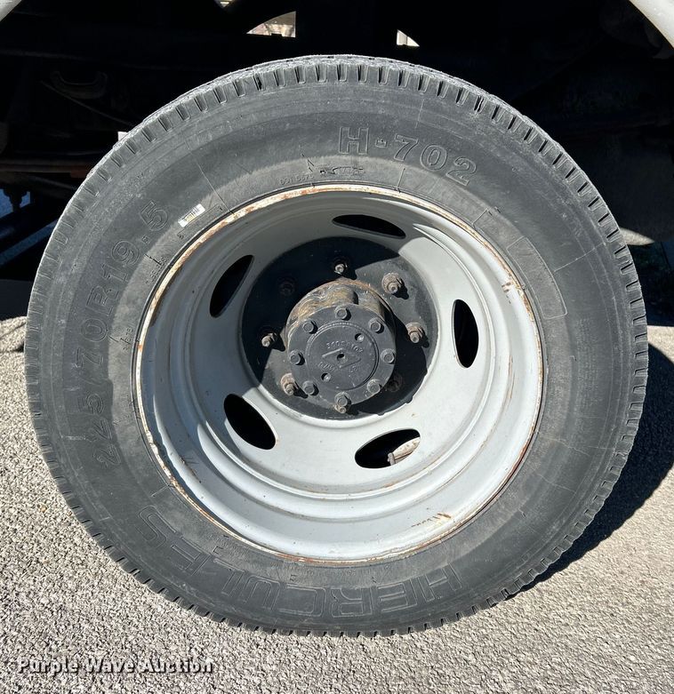 image for item EK4147 1999 Ford F550 bucket truck