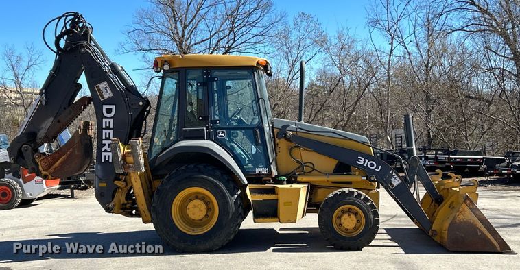 image for item EK4148 2011 John Deere  310J backhoe