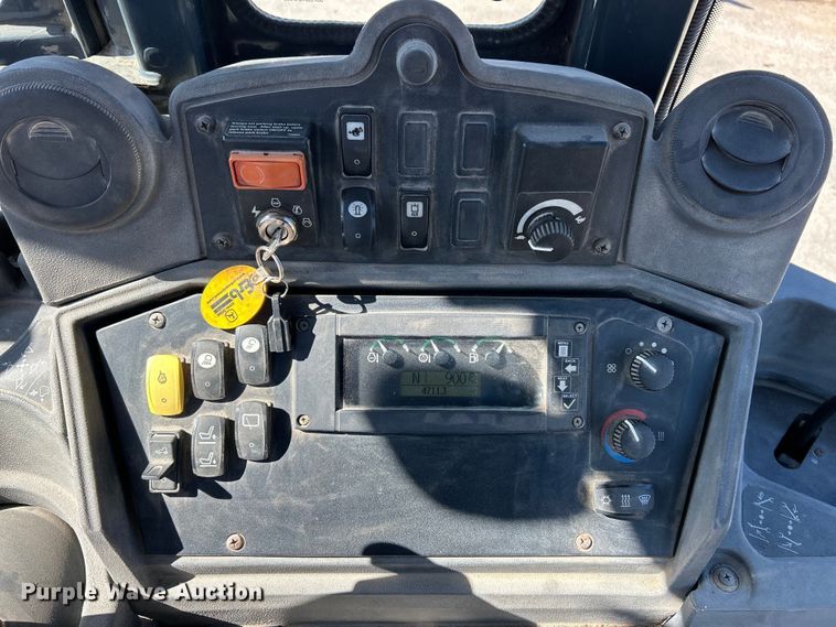 image for item EK4148 2011 John Deere  310J backhoe