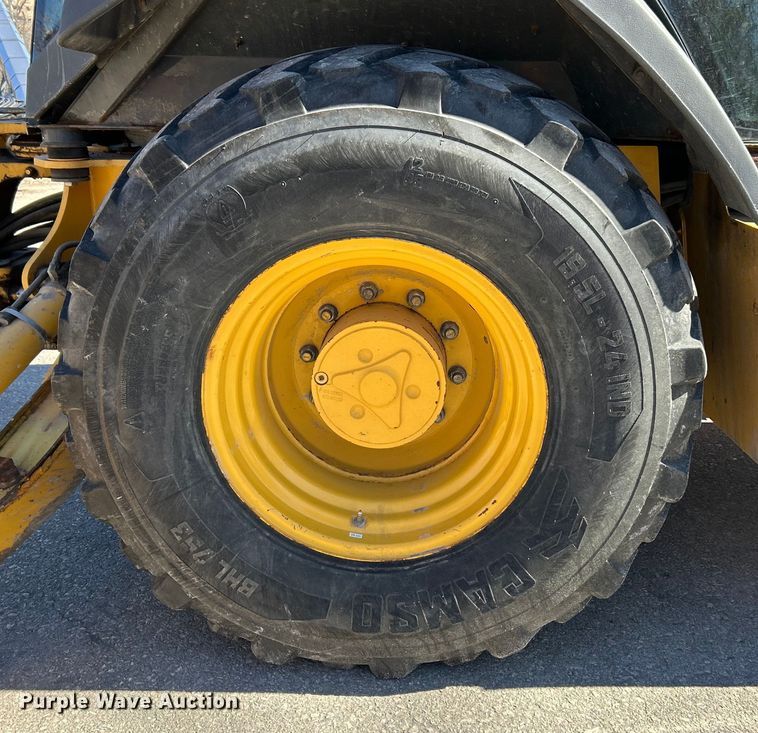 image for item EK4148 2011 John Deere  310J backhoe