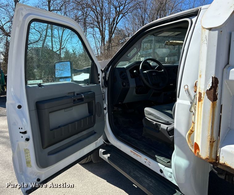 image for item EK4149 2014 Ford F550 Super Duty XL dump truck