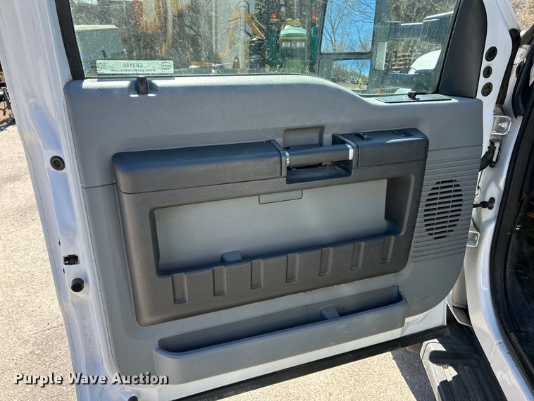 image for item EK4149 2014 Ford F550 Super Duty XL dump truck