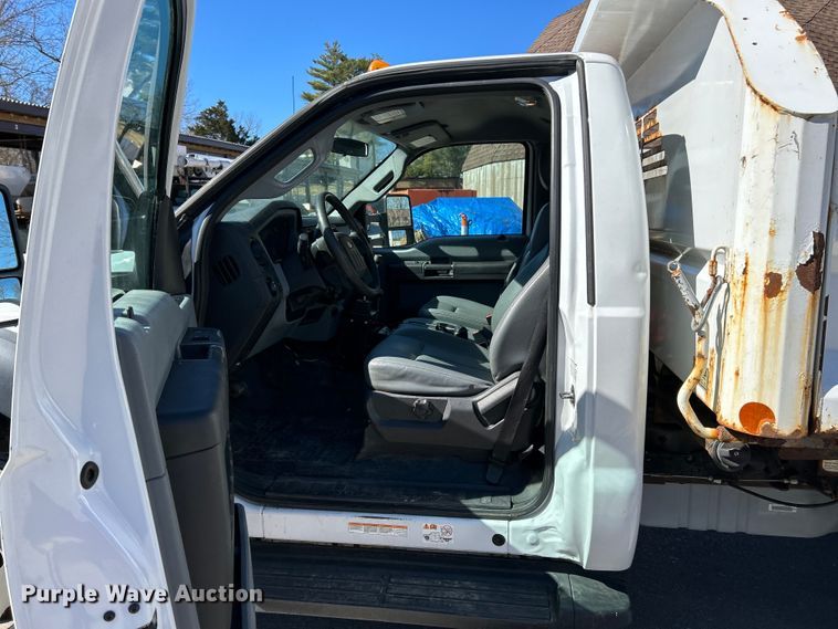 image for item EK4149 2014 Ford F550 Super Duty XL dump truck