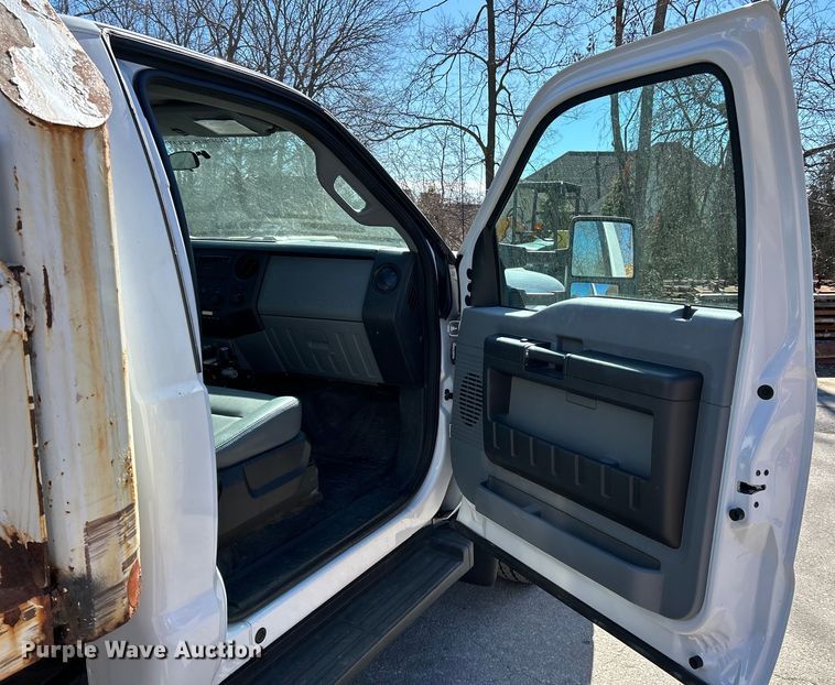 image for item EK4149 2014 Ford F550 Super Duty XL dump truck