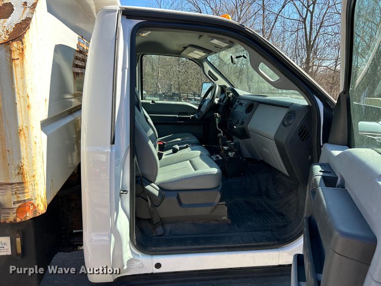 image for item EK4149 2014 Ford F550 Super Duty XL dump truck