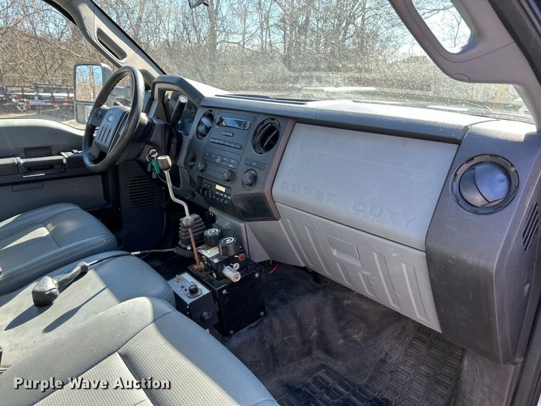 image for item EK4149 2014 Ford F550 Super Duty XL dump truck