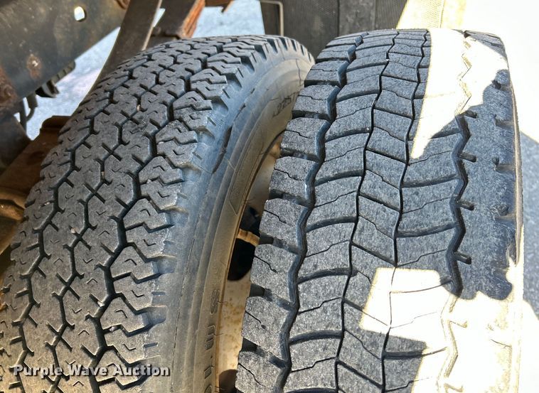 image for item EK4149 2014 Ford F550 Super Duty XL dump truck