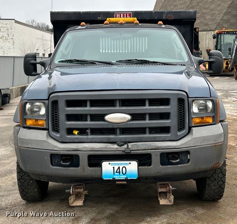 image for item EK4195 2005 Ford F450 Super Duty XL dump truck
