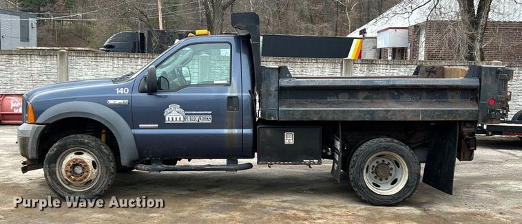 image for item EK4195 2005 Ford F450 Super Duty XL dump truck