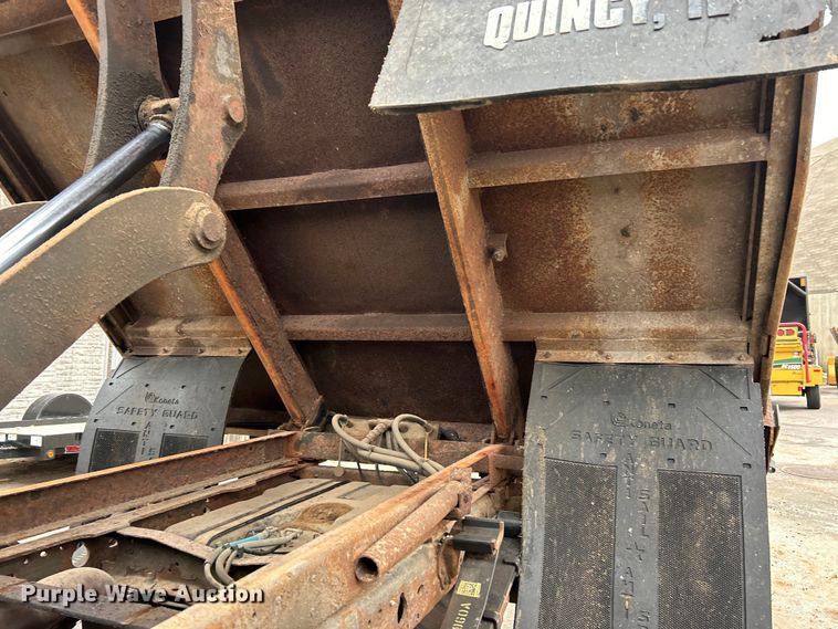 image for item EK4195 2005 Ford F450 Super Duty XL dump truck