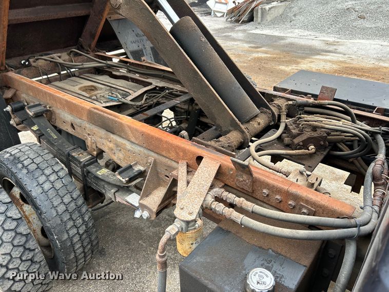 image for item EK4195 2005 Ford F450 Super Duty XL dump truck