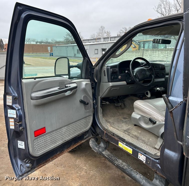 image for item EK4195 2005 Ford F450 Super Duty XL dump truck