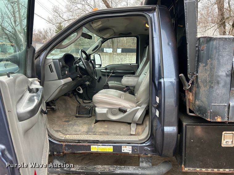 image for item EK4195 2005 Ford F450 Super Duty XL dump truck