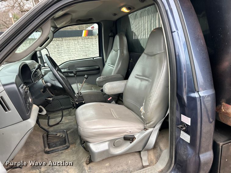 image for item EK4195 2005 Ford F450 Super Duty XL dump truck