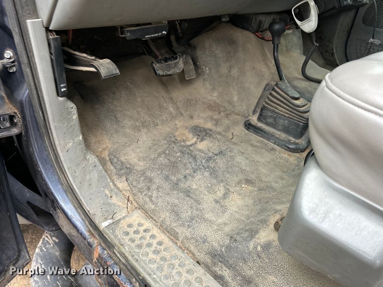 image for item EK4195 2005 Ford F450 Super Duty XL dump truck