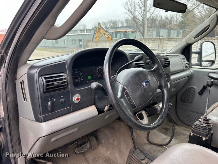 image for item EK4195 2005 Ford F450 Super Duty XL dump truck