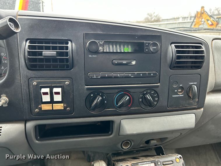 image for item EK4195 2005 Ford F450 Super Duty XL dump truck