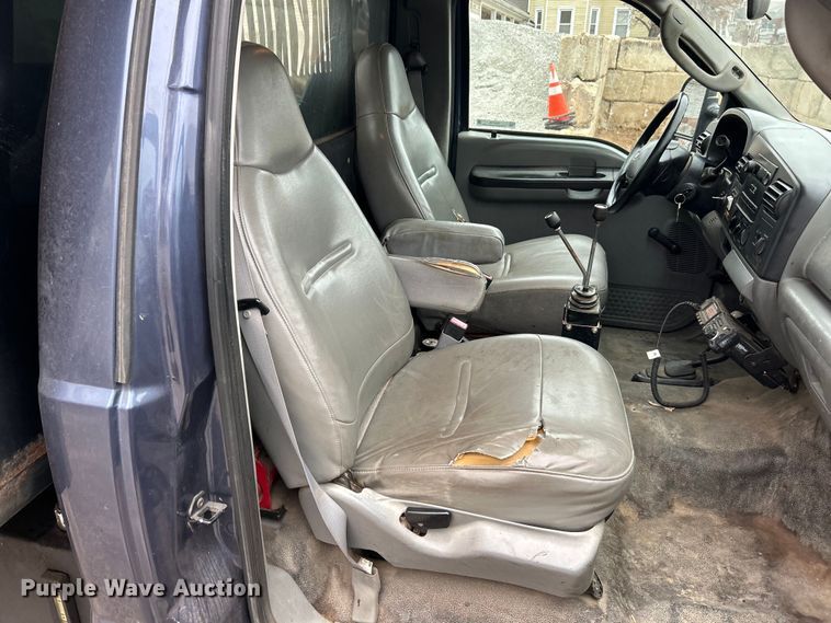 image for item EK4195 2005 Ford F450 Super Duty XL dump truck