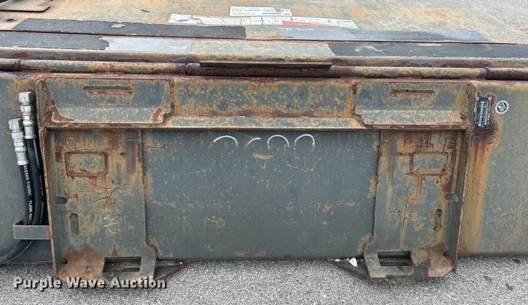 image for item EK4205 2014 Bobcat 72 Sweeper skid steer sweeper