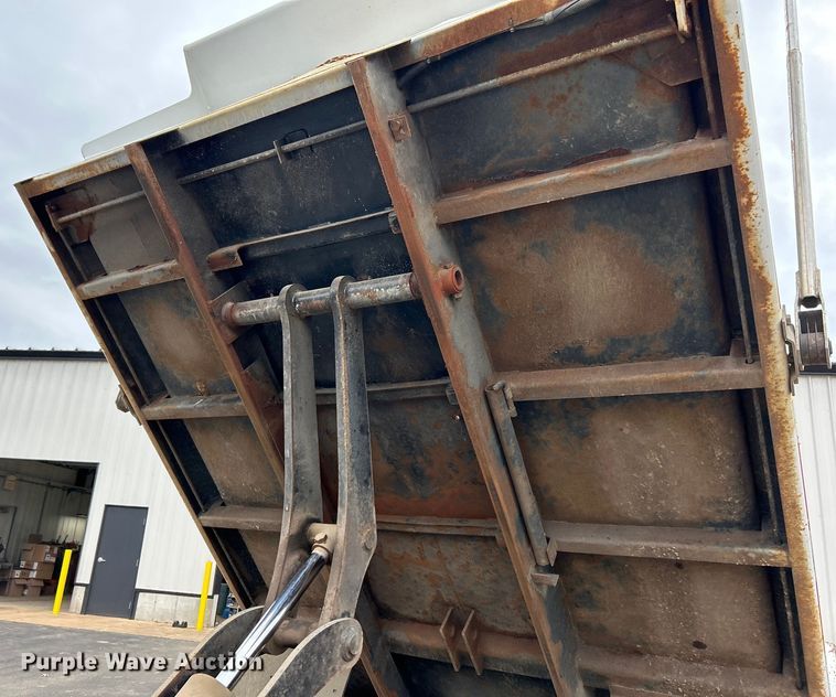 image for item EK4209 2003 Ford F450 Super Duty XL dump truck