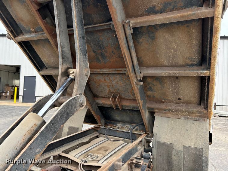 image for item EK4209 2003 Ford F450 Super Duty XL dump truck