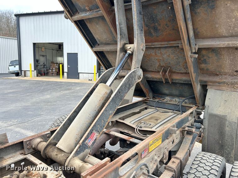 image for item EK4209 2003 Ford F450 Super Duty XL dump truck