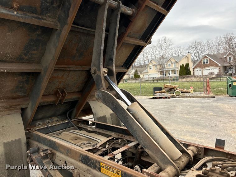 image for item EK4209 2003 Ford F450 Super Duty XL dump truck
