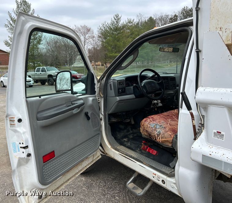 image for item EK4209 2003 Ford F450 Super Duty XL dump truck