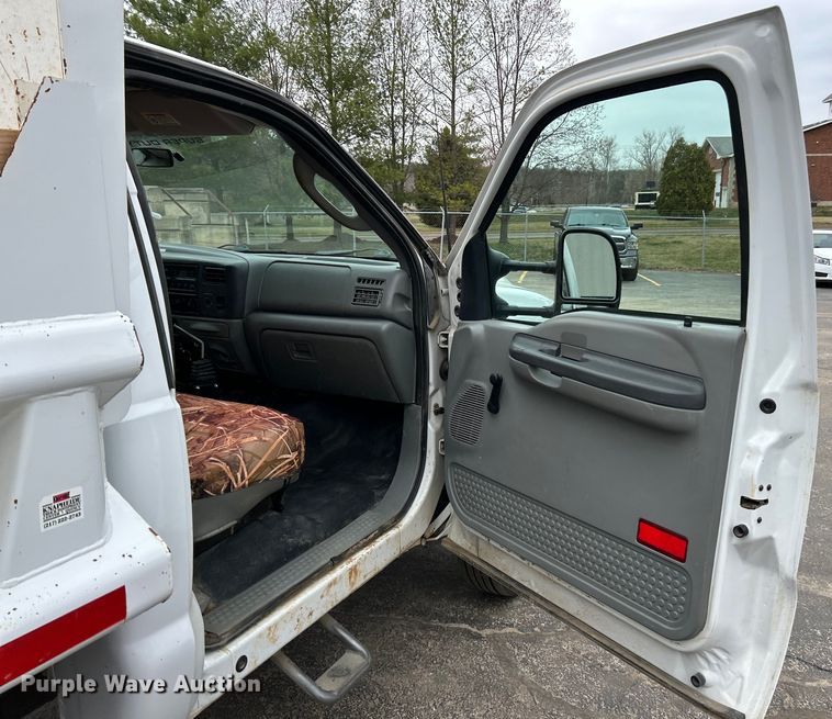 image for item EK4209 2003 Ford F450 Super Duty XL dump truck