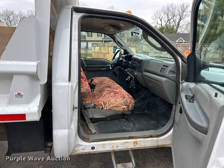 image for item EK4209 2003 Ford F450 Super Duty XL dump truck