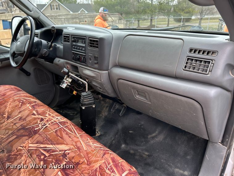 image for item EK4209 2003 Ford F450 Super Duty XL dump truck