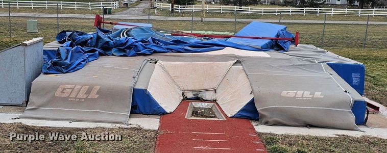 image for item EK5559 Gill pole vault mats