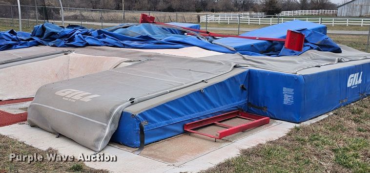 image for item EK5559 Gill pole vault mats