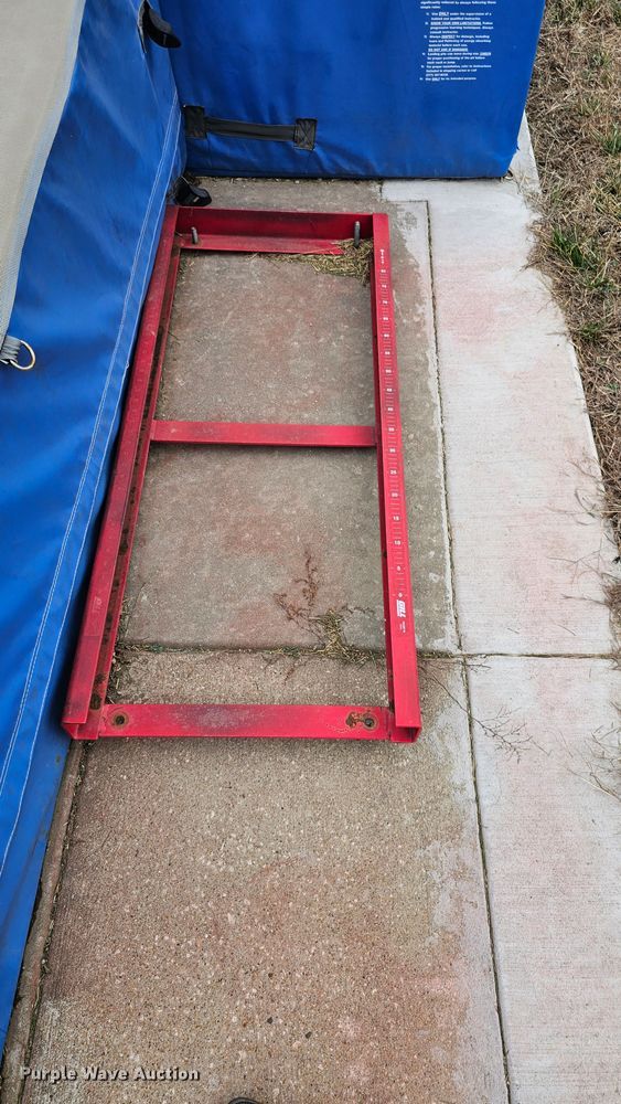 image for item EK5559 Gill pole vault mats