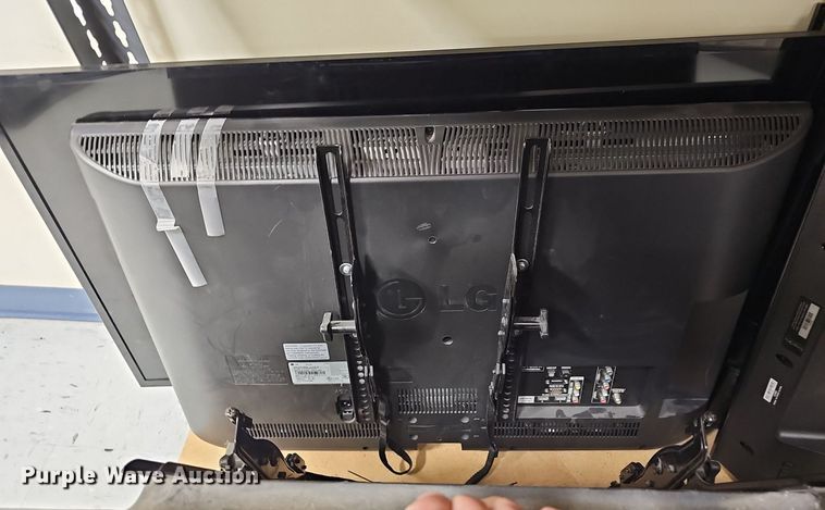 image for item EK5564 (8) monitors