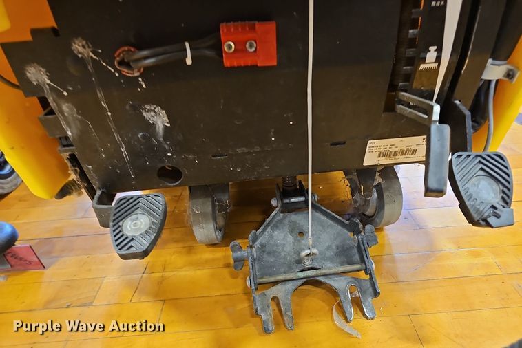 image for item EK5592 (2) floor scrubbers