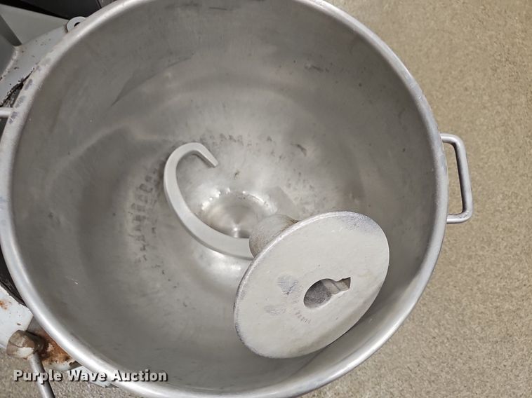 image for item EK5623 Hobart H600  mixer