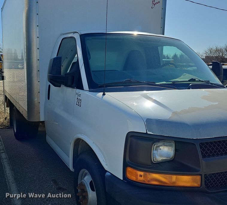 image for item EK5625 2011 Chevrolet Express G3500 box truck