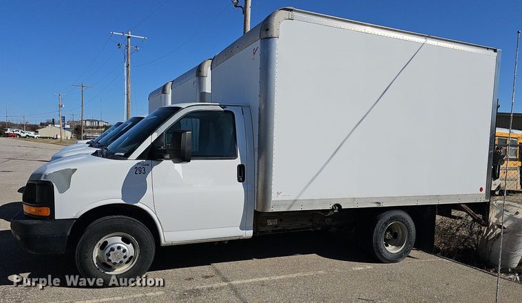 image for item EK5625 2011 Chevrolet Express G3500 box truck